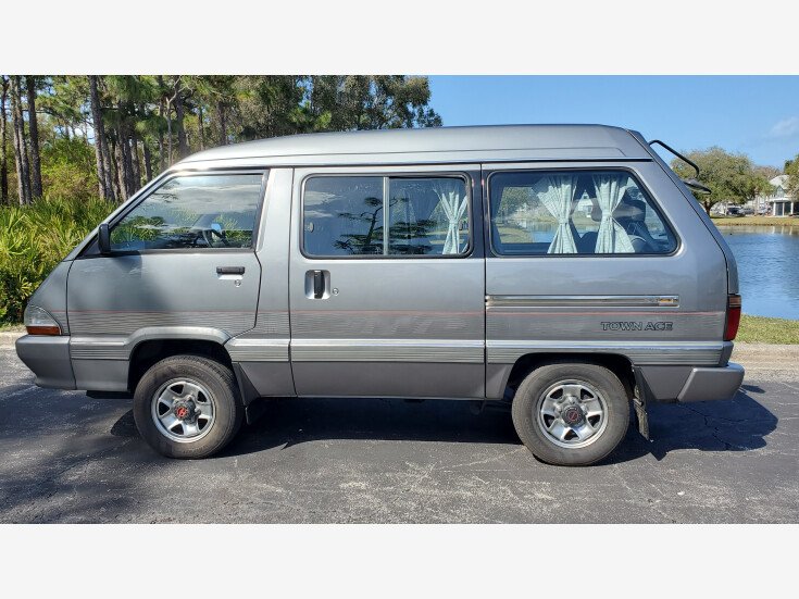 Thumbnail Photo undefined for 1989 Toyota Townace
